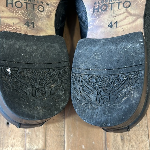 Alexander Hotto Men's Black Leather paisley etch Slip-On Shoes - Picture 12 of 12